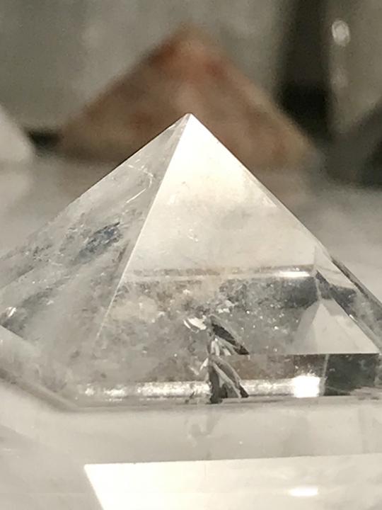 Clear Quartz Pyramid 25mm